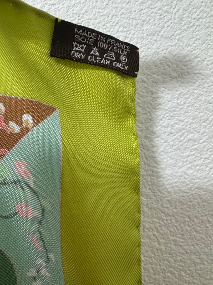 HERMES エルメス スカーフ カレ90 シルク Tout en Quilt