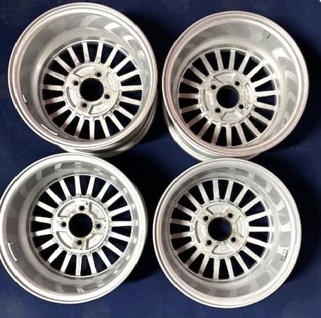 14インチ スポークデザイン アルミホイール PCD100 4H