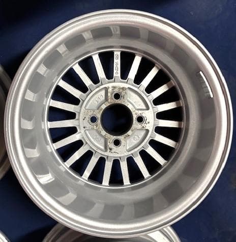 14インチ スポークデザイン アルミホイール PCD100 4H