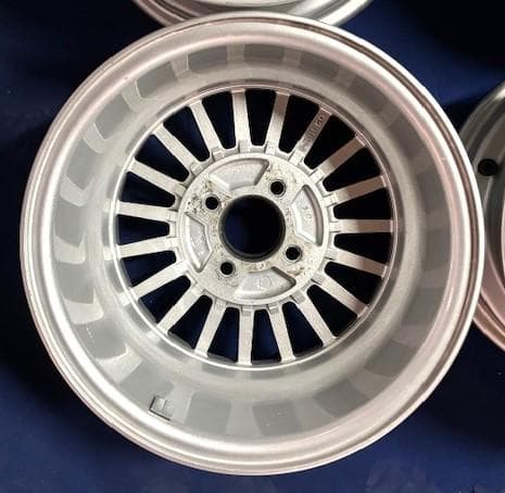 14インチ スポークデザイン アルミホイール PCD100 4H