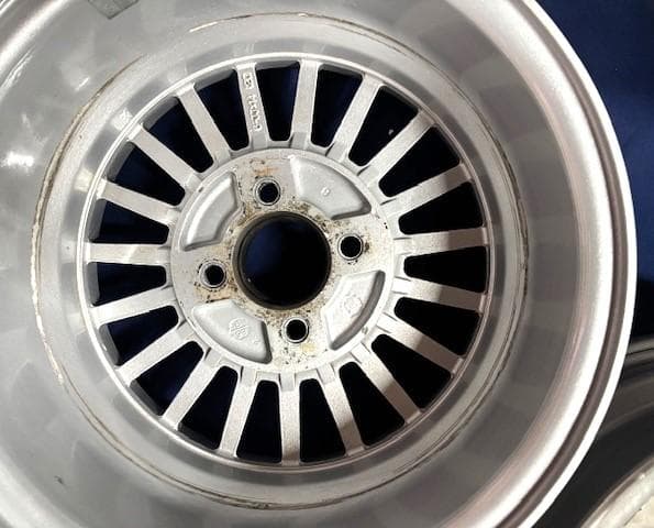 14インチ スポークデザイン アルミホイール PCD100 4H