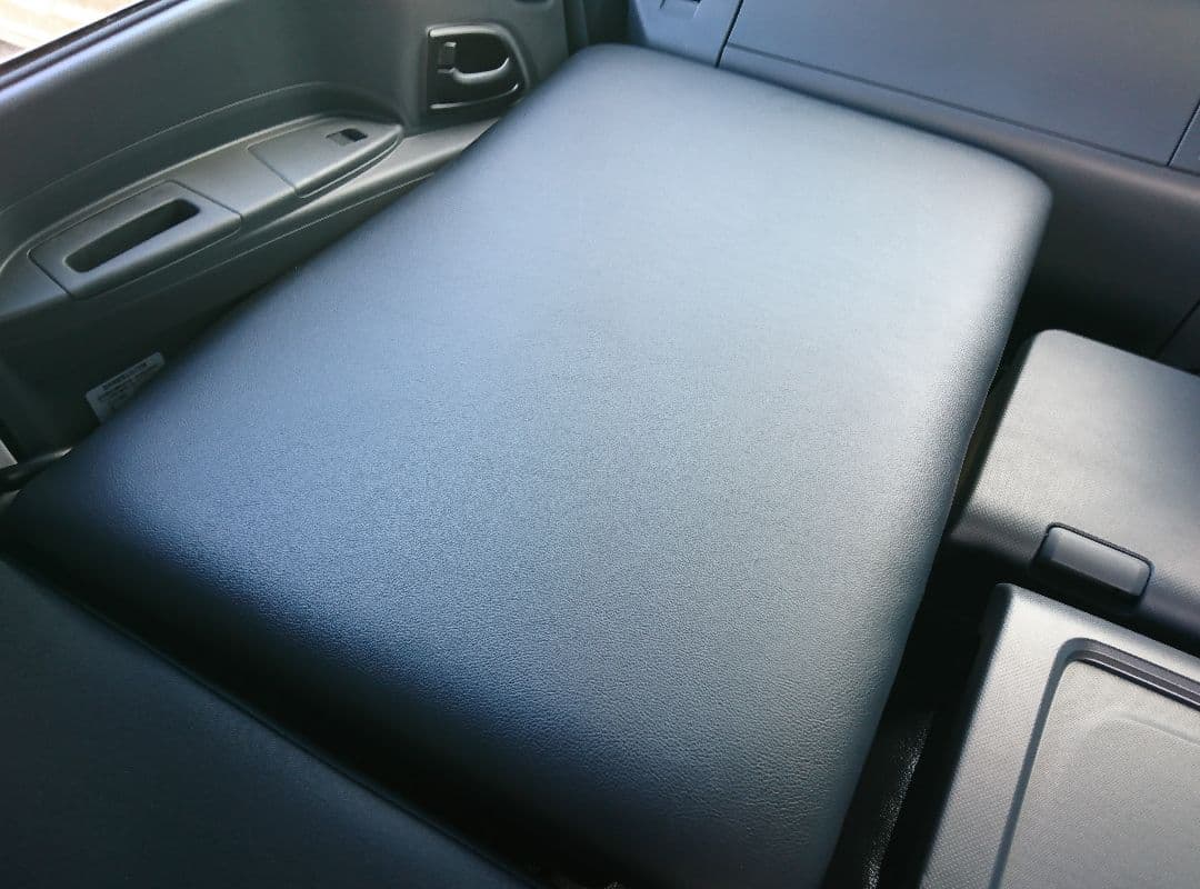 【新品】20ファイブスターギガ◆フラット助手席 ブラックレザー◆支柱キット付属