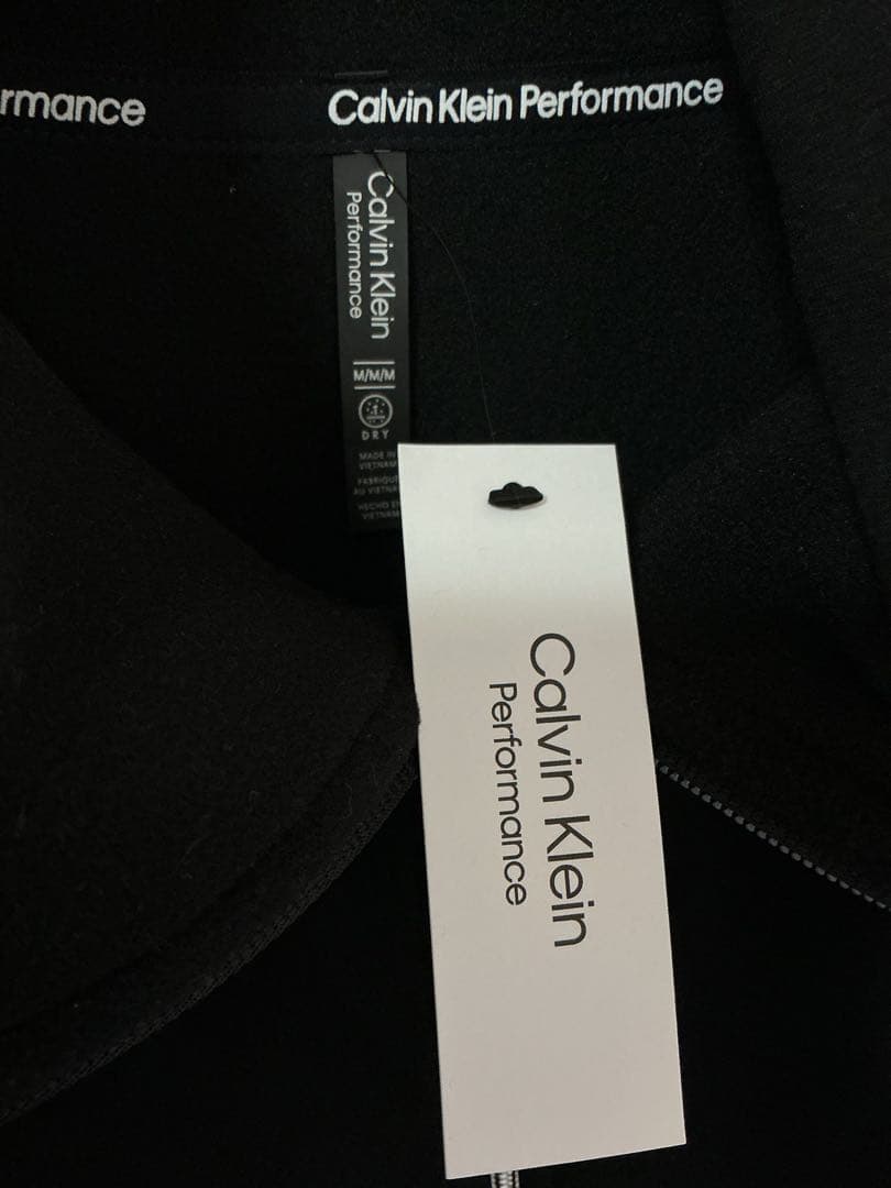 新品　  Performance 袖ロゴフリースジャケット