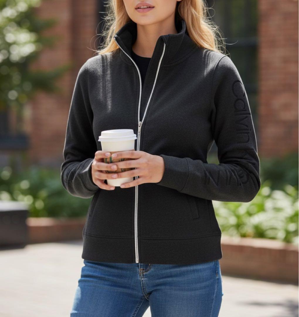 新品　  Performance 袖ロゴフリースジャケット