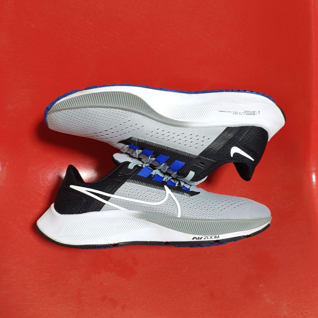 【ほぼ新品】ナイキ ズームペガサス 38 CW7356-006