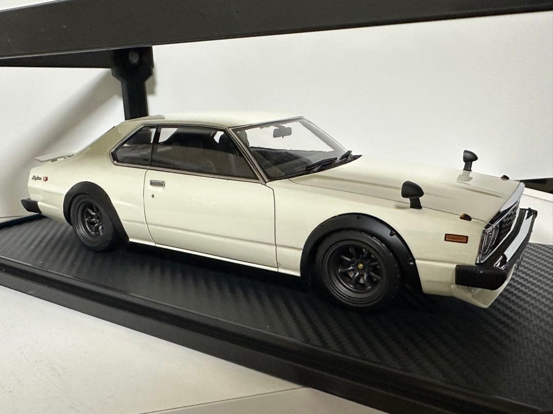 ミニカー 1/18 Nissan Skyline 2000 GT-ES (C210)