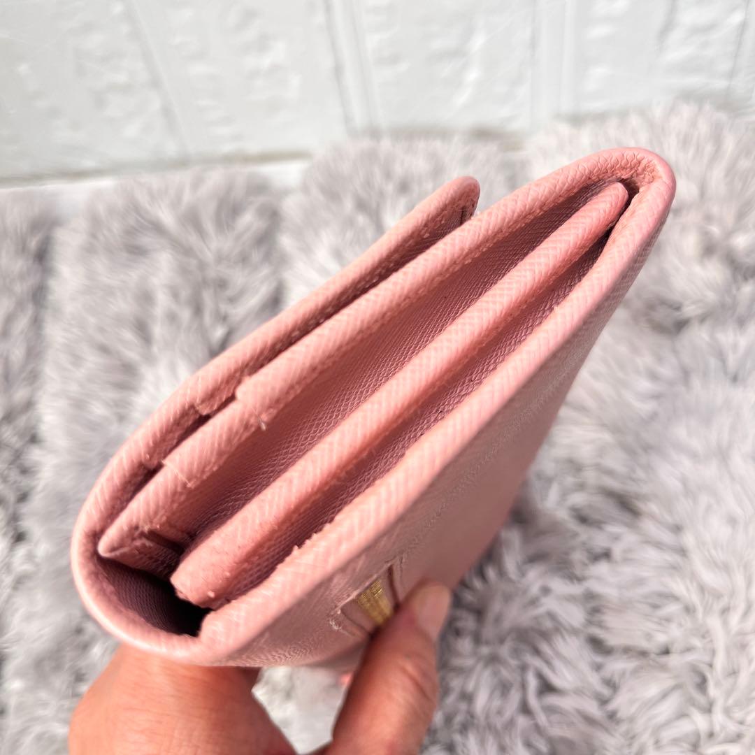 美品✨PRADA サフィアーノ　フィオッコ　リボン　メタルロゴ　長財布　ピンク