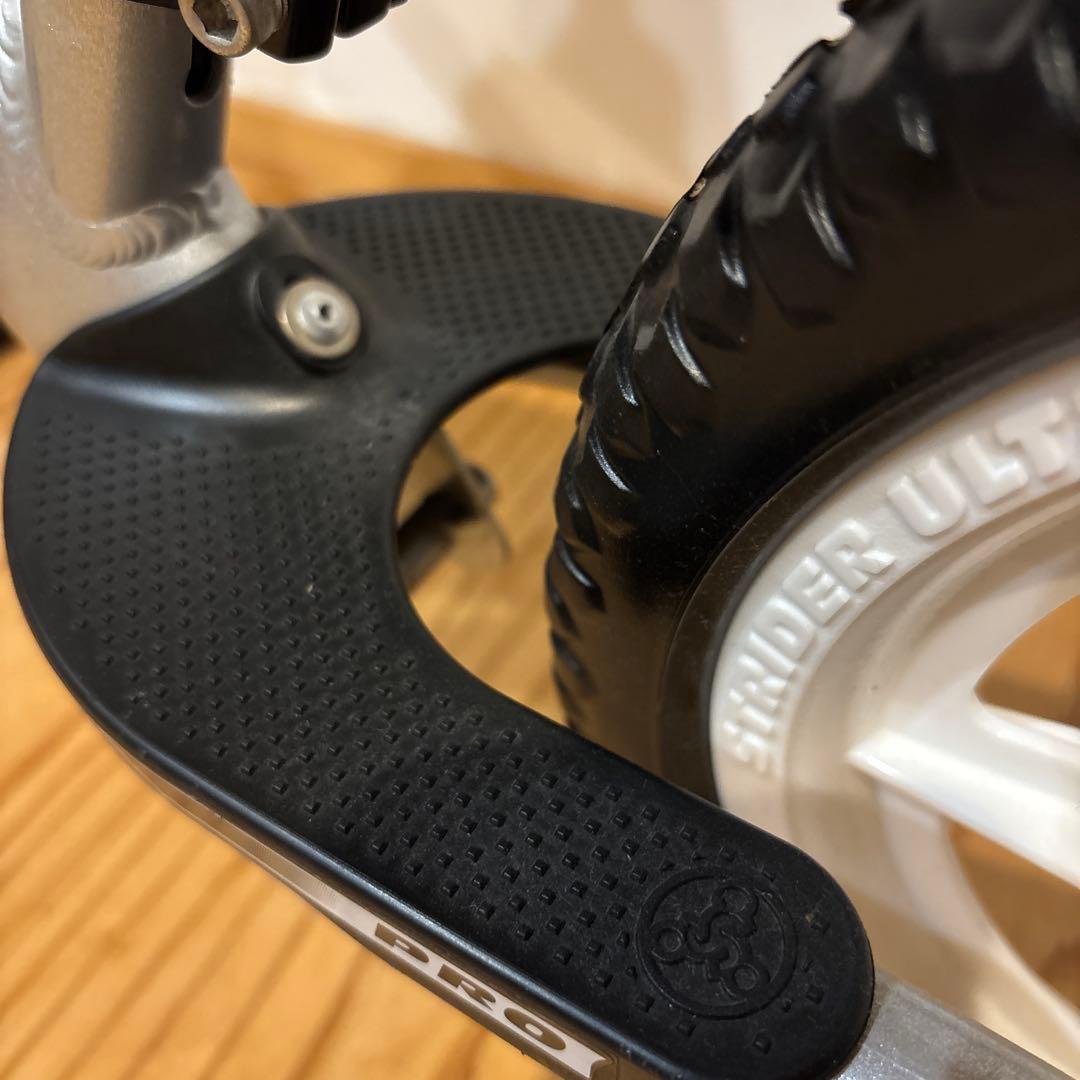 STRIDER Proバランスバイク シルバー