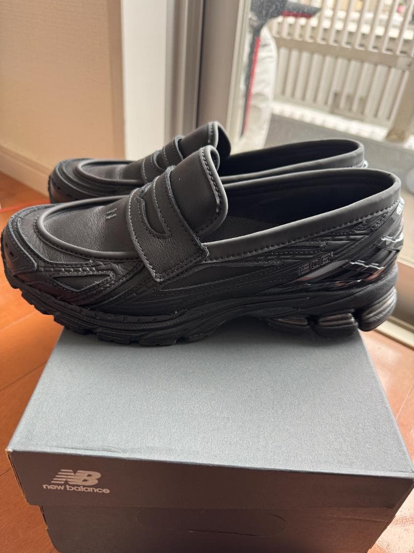 New Balance 1906L トリプルブラックローファー