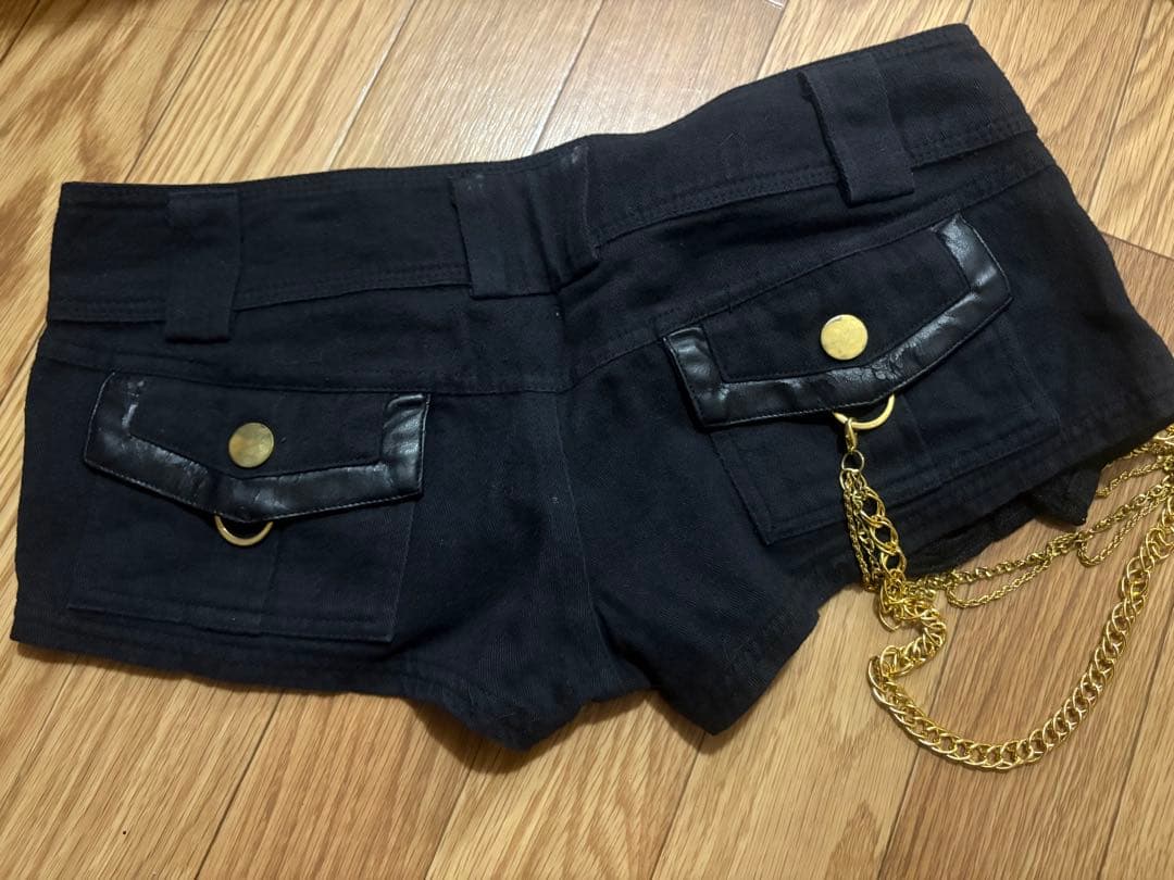 依頼価格変更中GOLDS infinity スタッズチェーン付きショートパンツ