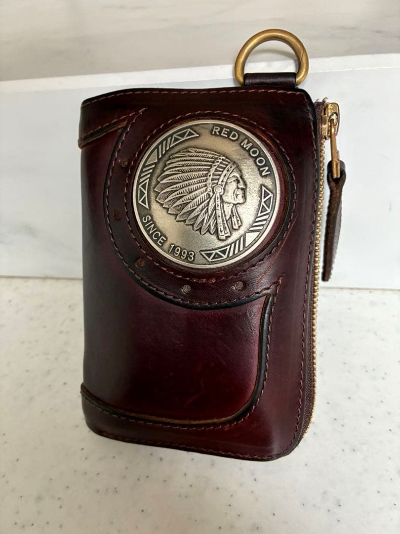 レッドムーン　Ｌ字ファスナー　二つ折り財布