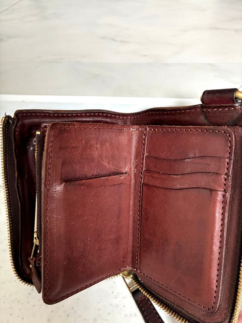 レッドムーン　Ｌ字ファスナー　二つ折り財布