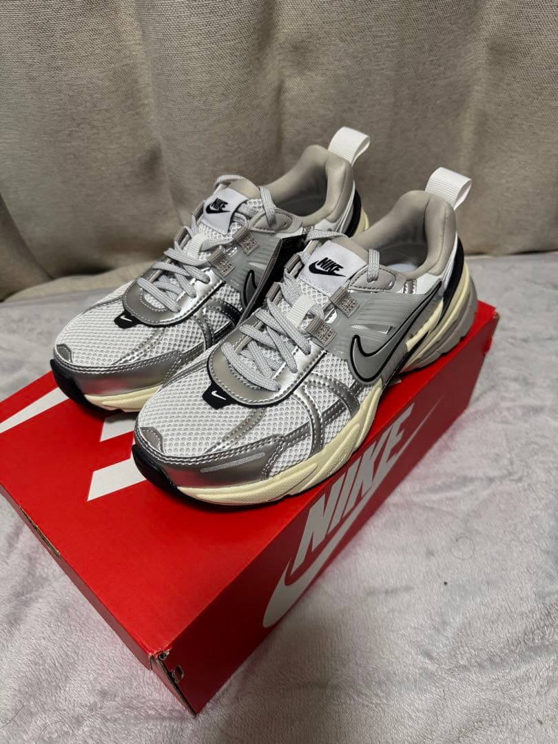 Nike スニーカー グレー/ホワイト/ブラック