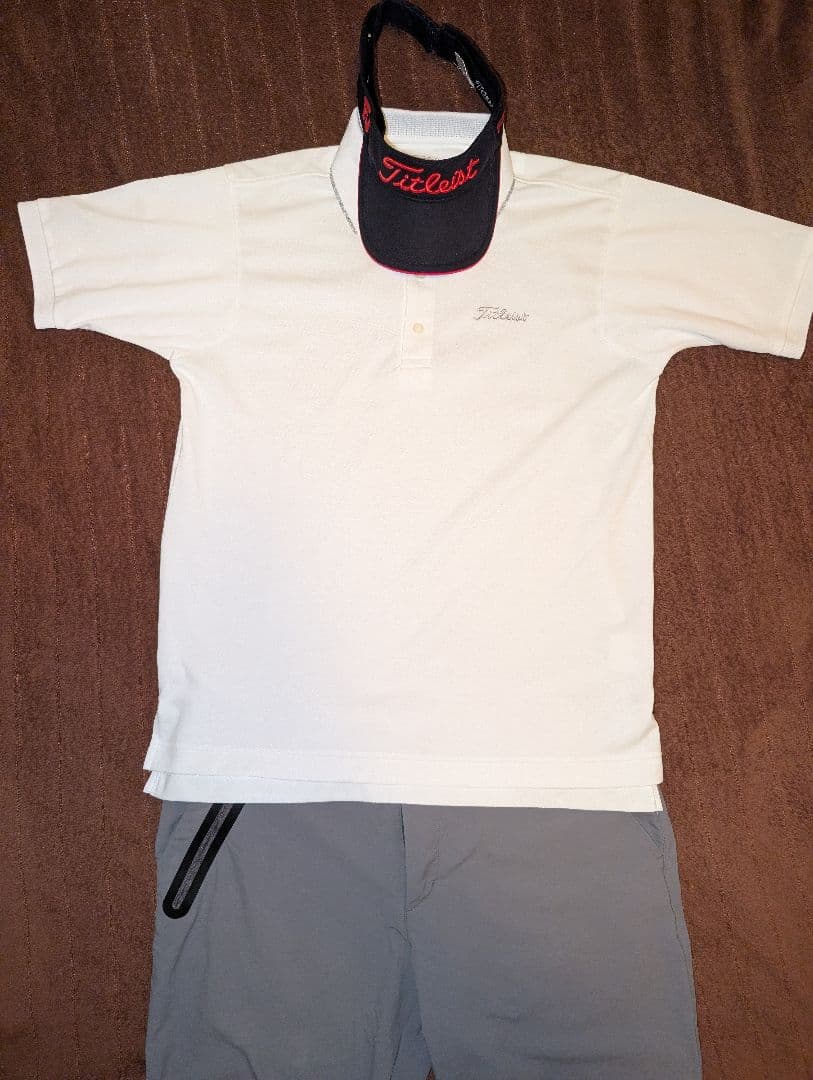 人気Lサイズ　タイトリスト ゴルフウェア セット（ポロシャツ・パンツ・バイザー）