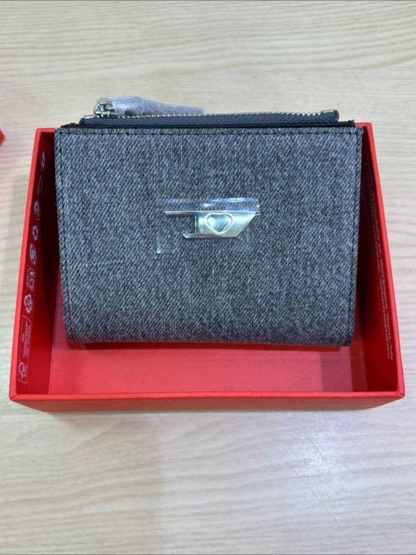 【⚠売り切り最終値下げ】DIESEL レディース 二つ折り財布 新品未使用