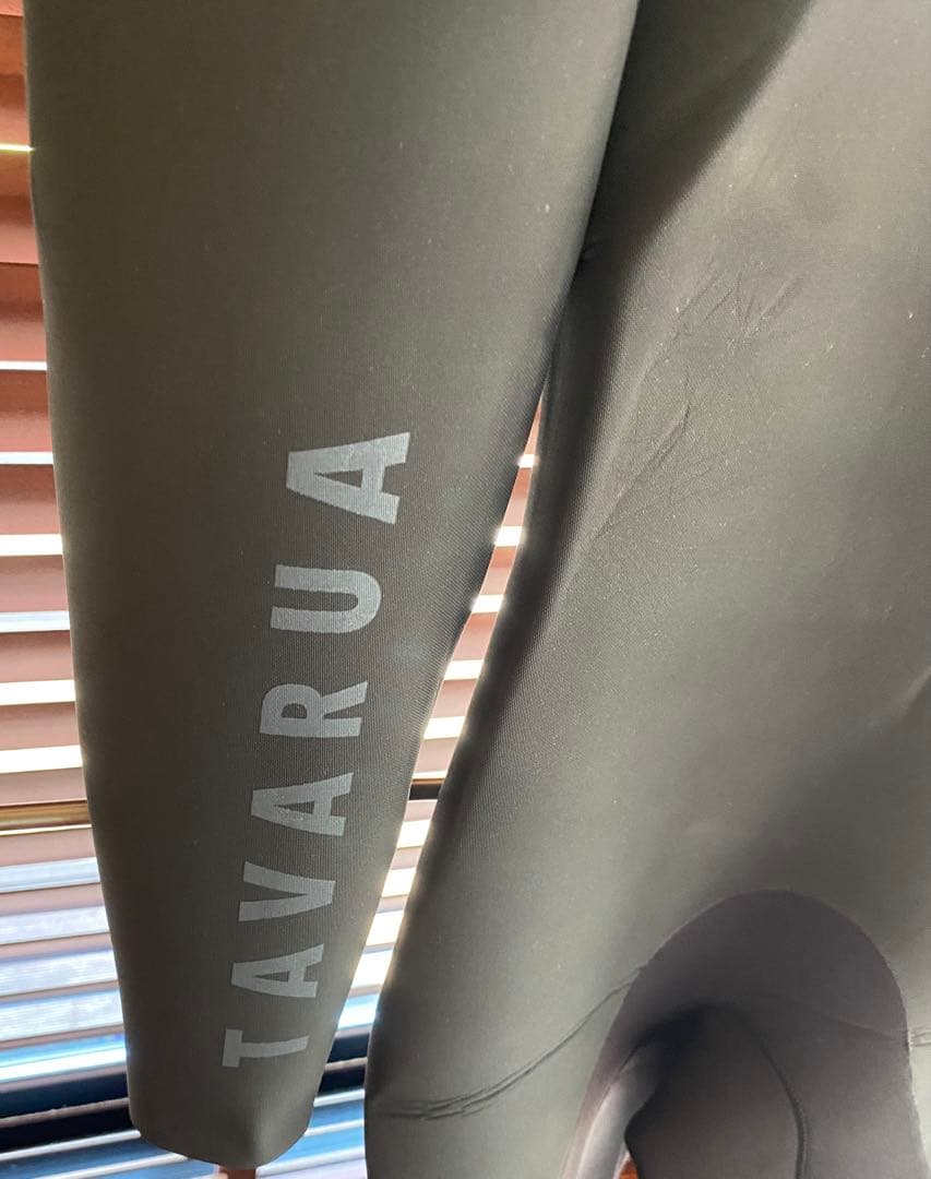 新品未使用　TAVARUA タバルア　裏起毛フルスーツ　3x3mm