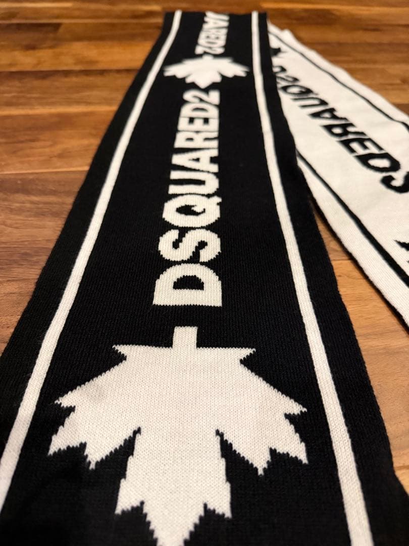 超美品DSQUARED2 ウールマフラー ブラック/ホワイト