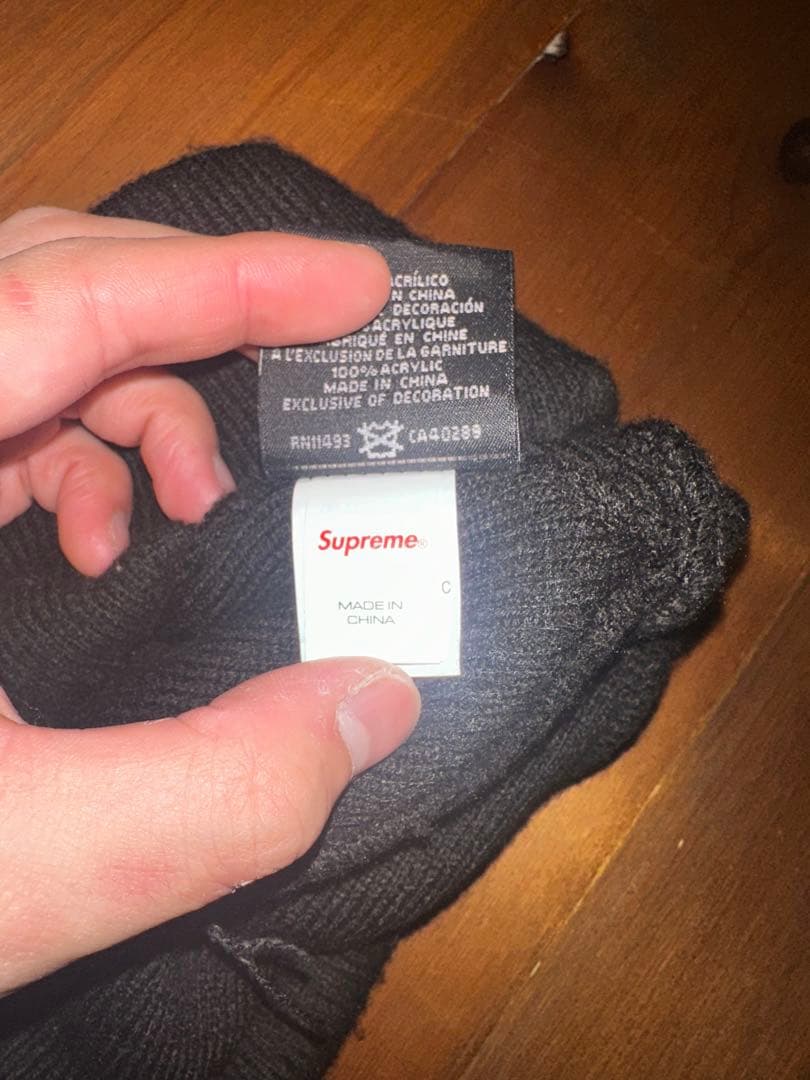 Supreme 黒 ニット帽　ツノロゴ