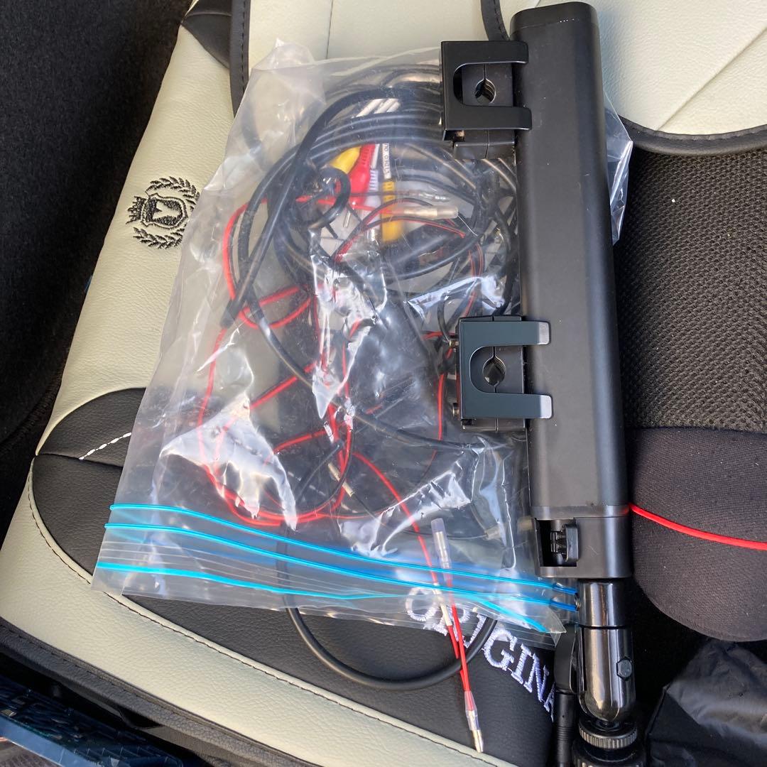 車用後部座席モニター