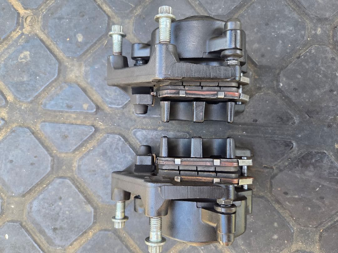 ハーレー　純正ブレーキキャリパー