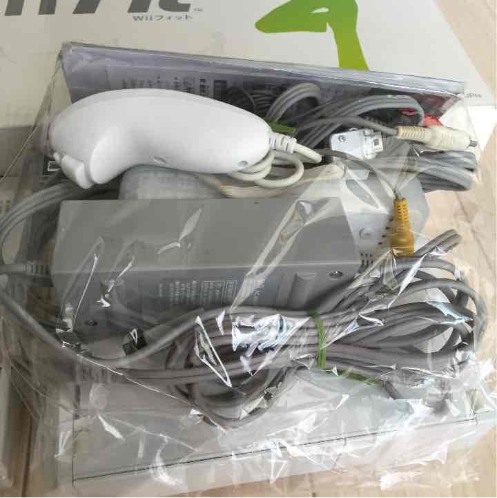 ★お値下げ中！ Nintendo   wii fit セットで！★