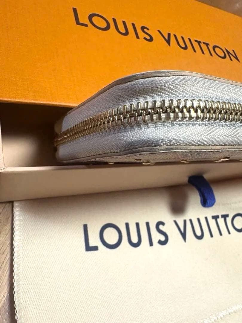 ルイ ヴィトン ダミエアズール ジッピーウォレット スタッズ長財布　希少モデル