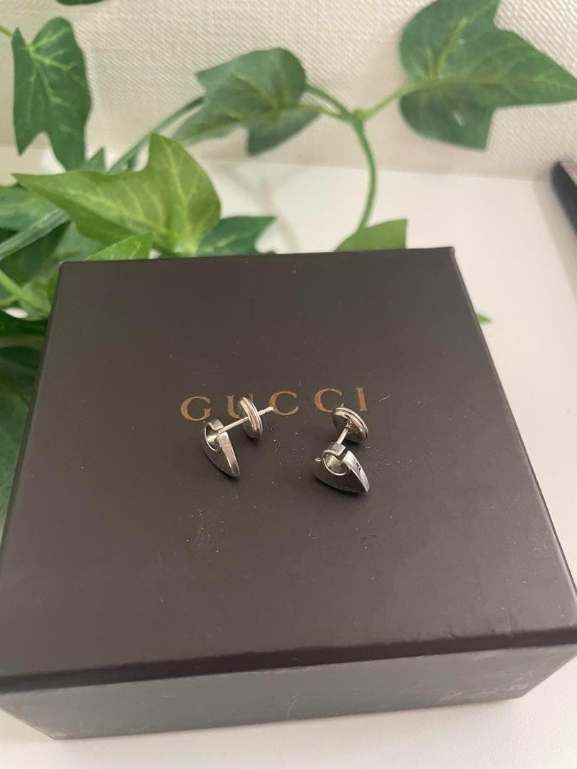 洗浄済✳︎ グッチ　ハートピアス