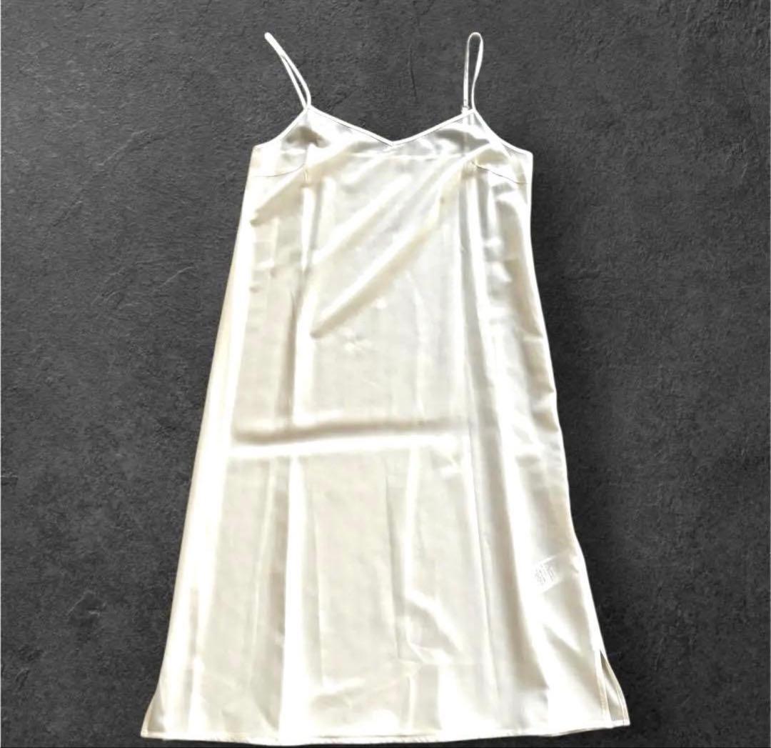 フレイアイディー　ワンピース　ホワイト　【新品・タグ付】訳あり　キャミ付き　赤字