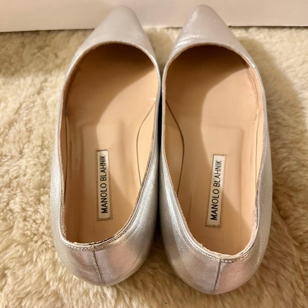 マノロブラニク シルバー フラットシューズ 38.5