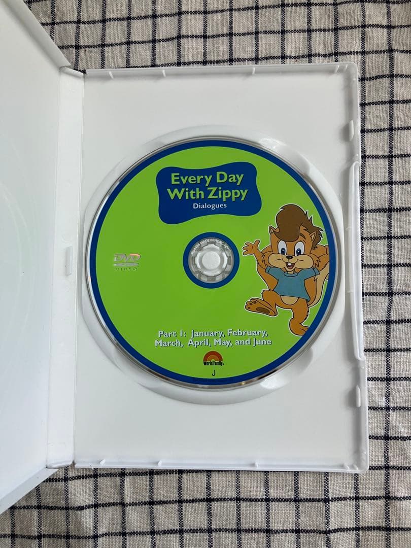 【おうち英語】Every Day With Zippy DVD4枚とカレンダー
