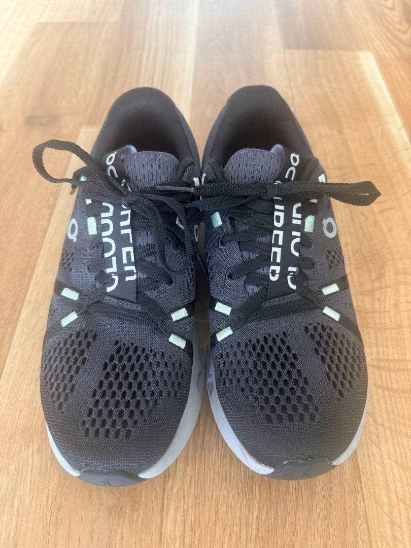 On オン cloudsurfer クラウドサーファー ランニングシューズ