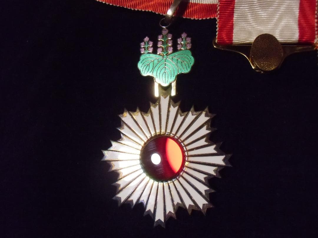 メ*1様 ●日本の勲章/徽章＊勲三等旭日中綬章（実物）