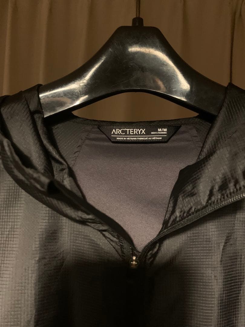 新品★　即完売　 アークテリクス　ノーバンウインドシェルフーディ