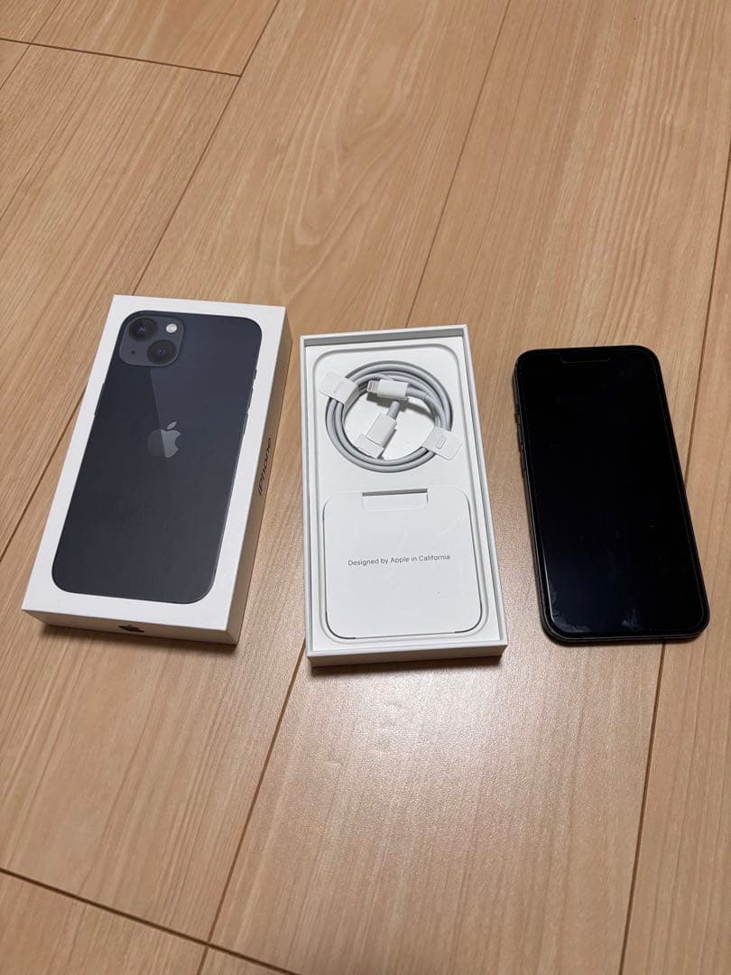 Apple iPhone 13 ブラック　本体　simフリー