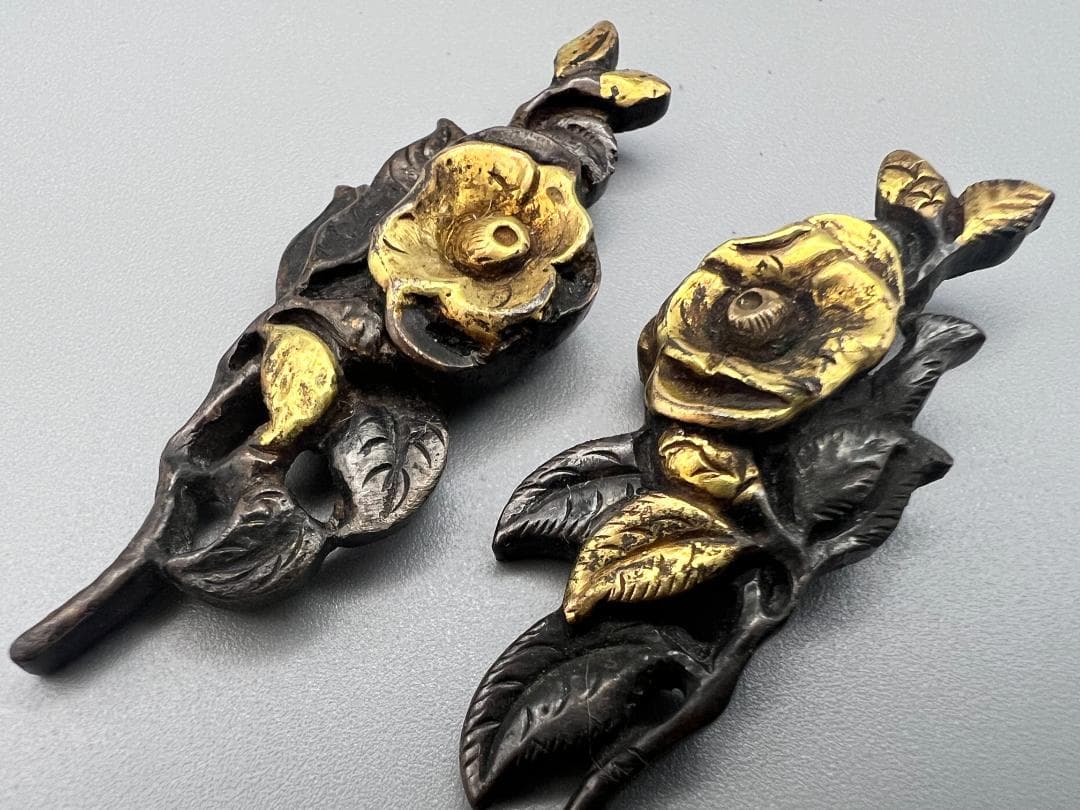 【海】江戸明治期　花形　手彫　目貫　１対　鍍金銅製　骨董品