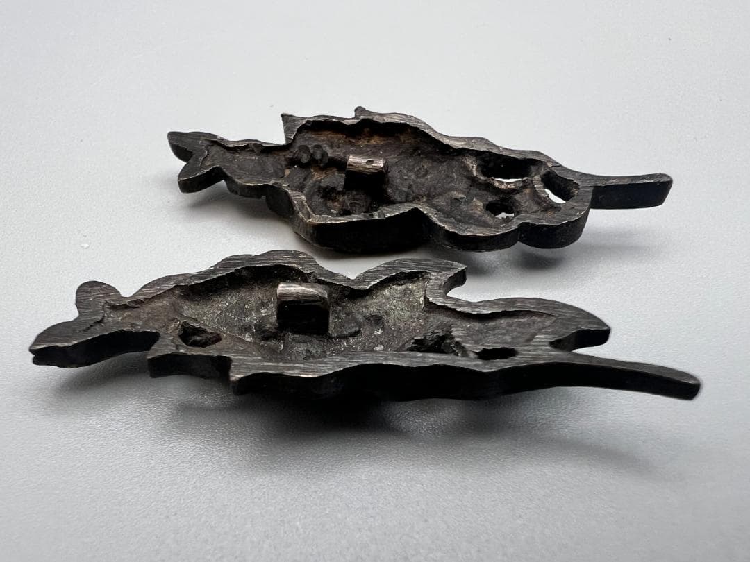 【海】江戸明治期　花形　手彫　目貫　１対　鍍金銅製　骨董品