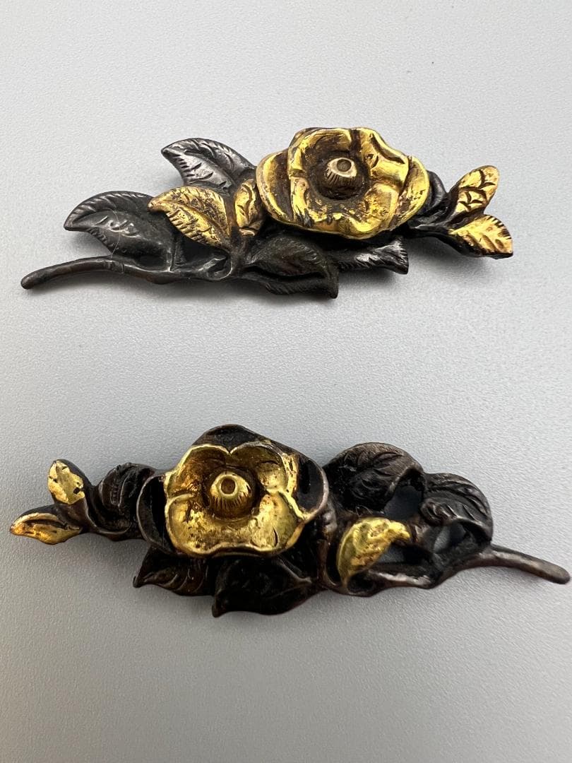 【海】江戸明治期　花形　手彫　目貫　１対　鍍金銅製　骨董品