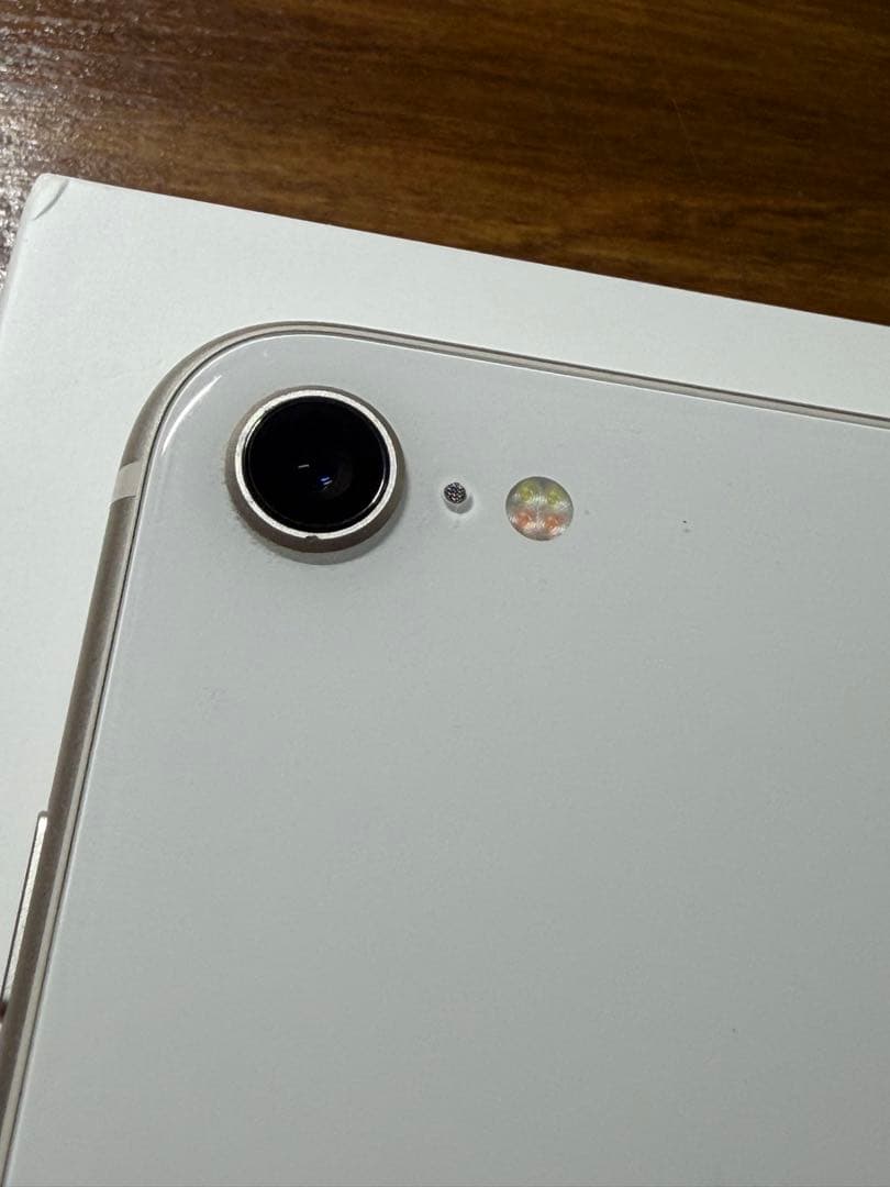 Apple iPhone SE3 64GB ホワイト 本体