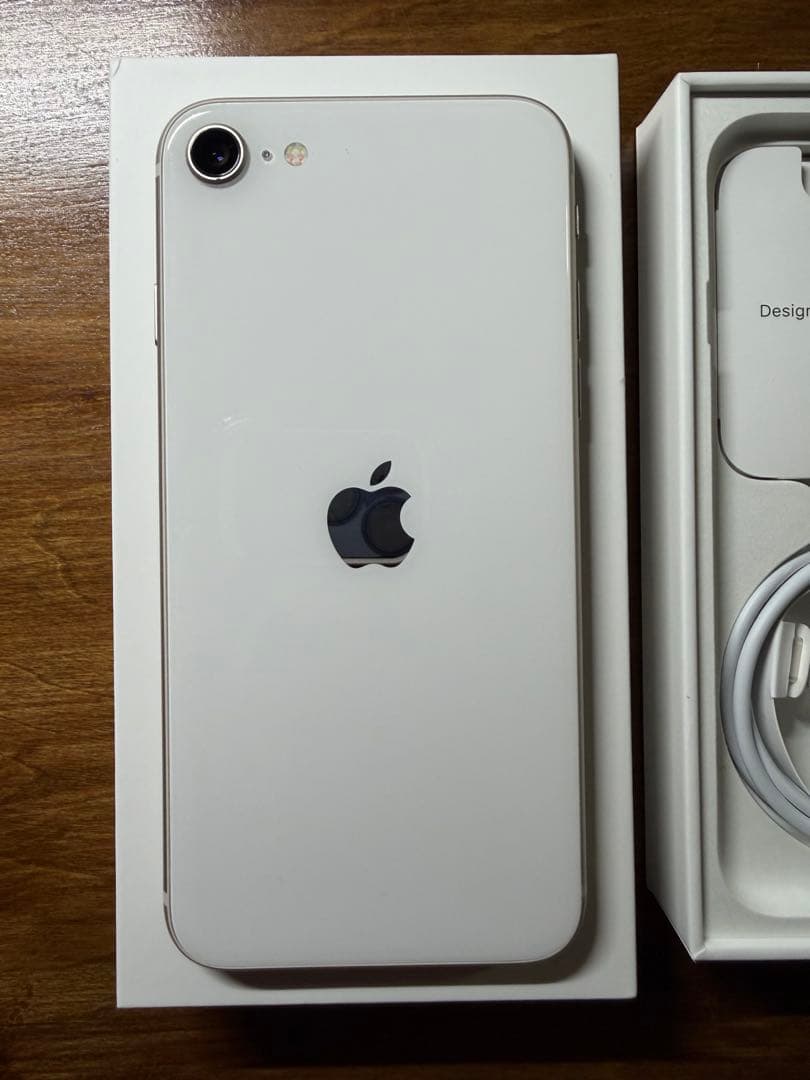 Apple iPhone SE3 64GB ホワイト 本体