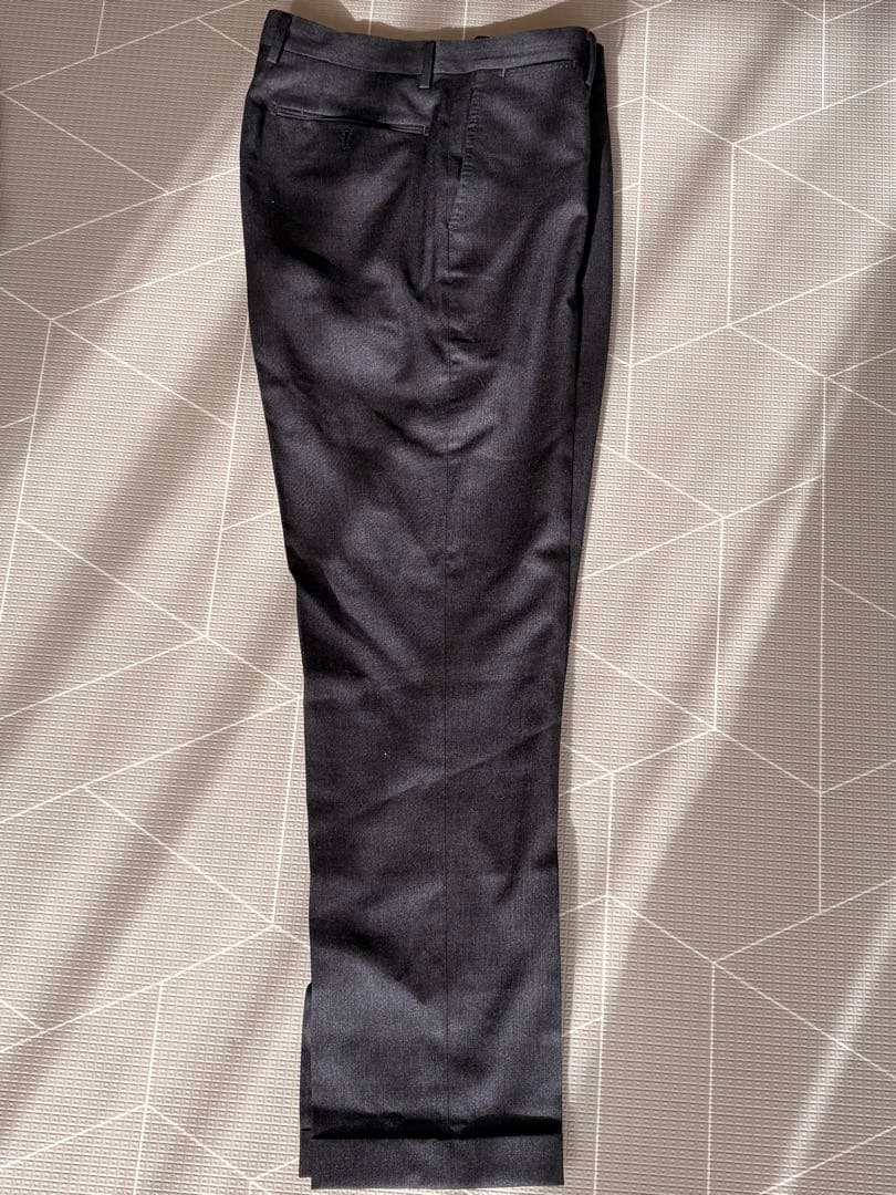 トゥモローランド　ダークグレー スラックス サイズ48