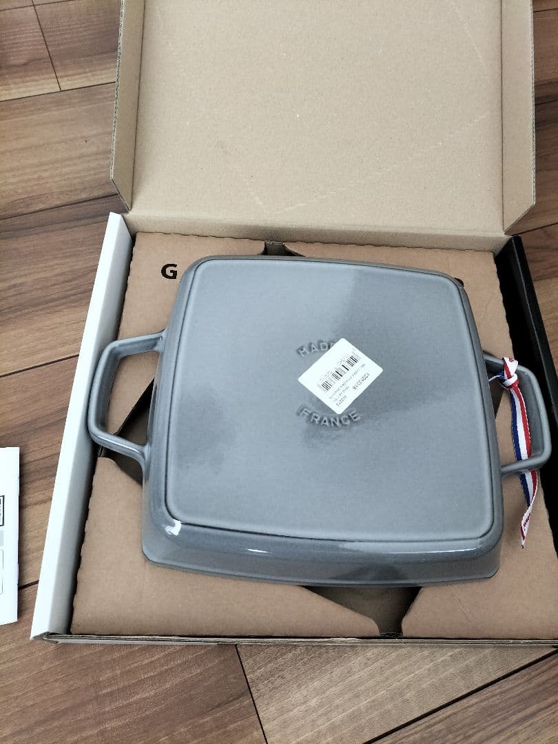 staub ビュアグリル　スクエア　グレー23センチ