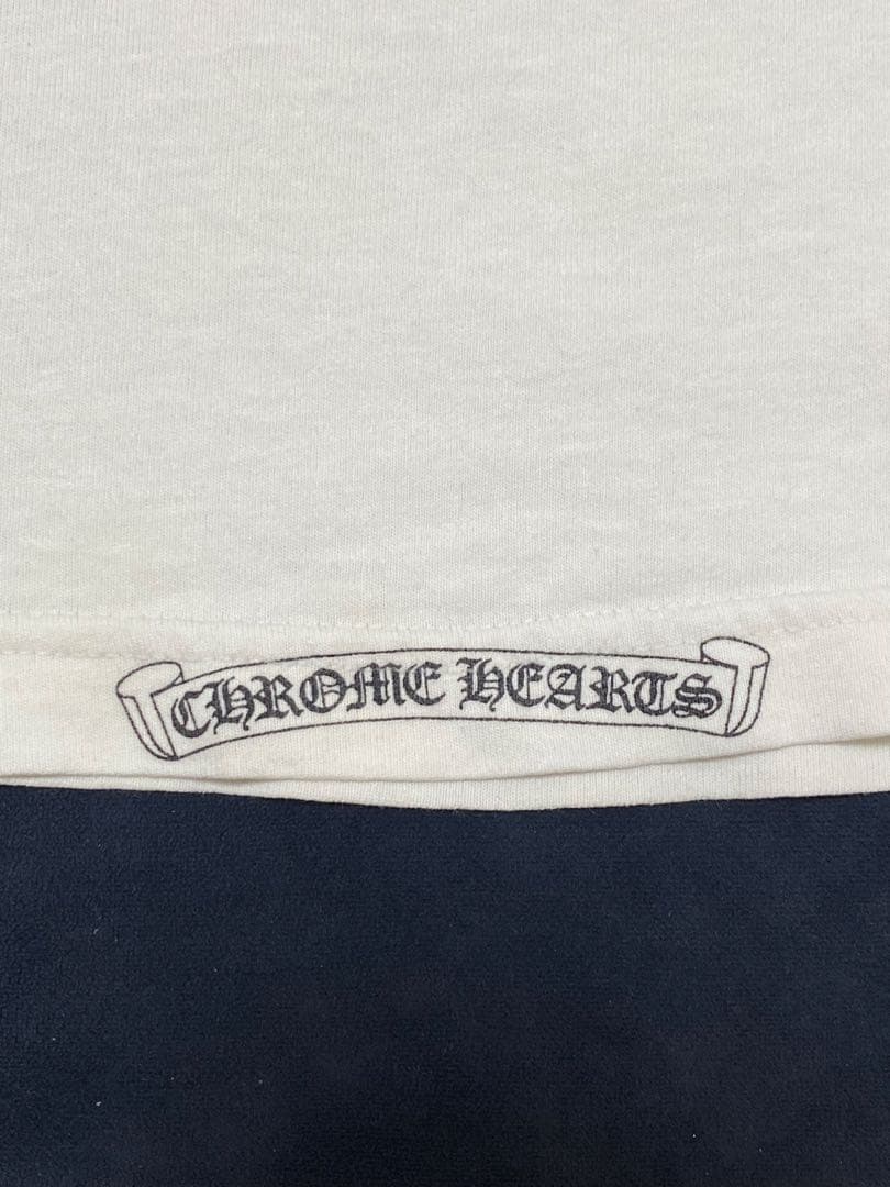 CHROME HEARTS（クロムハーツ）OLD SCROLL Tシャツ