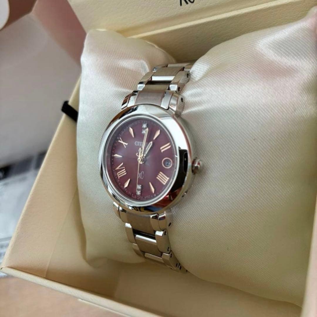 【美品】シチズン クロスシー 赤文字盤　レディース　腕時計　ダイアモンド