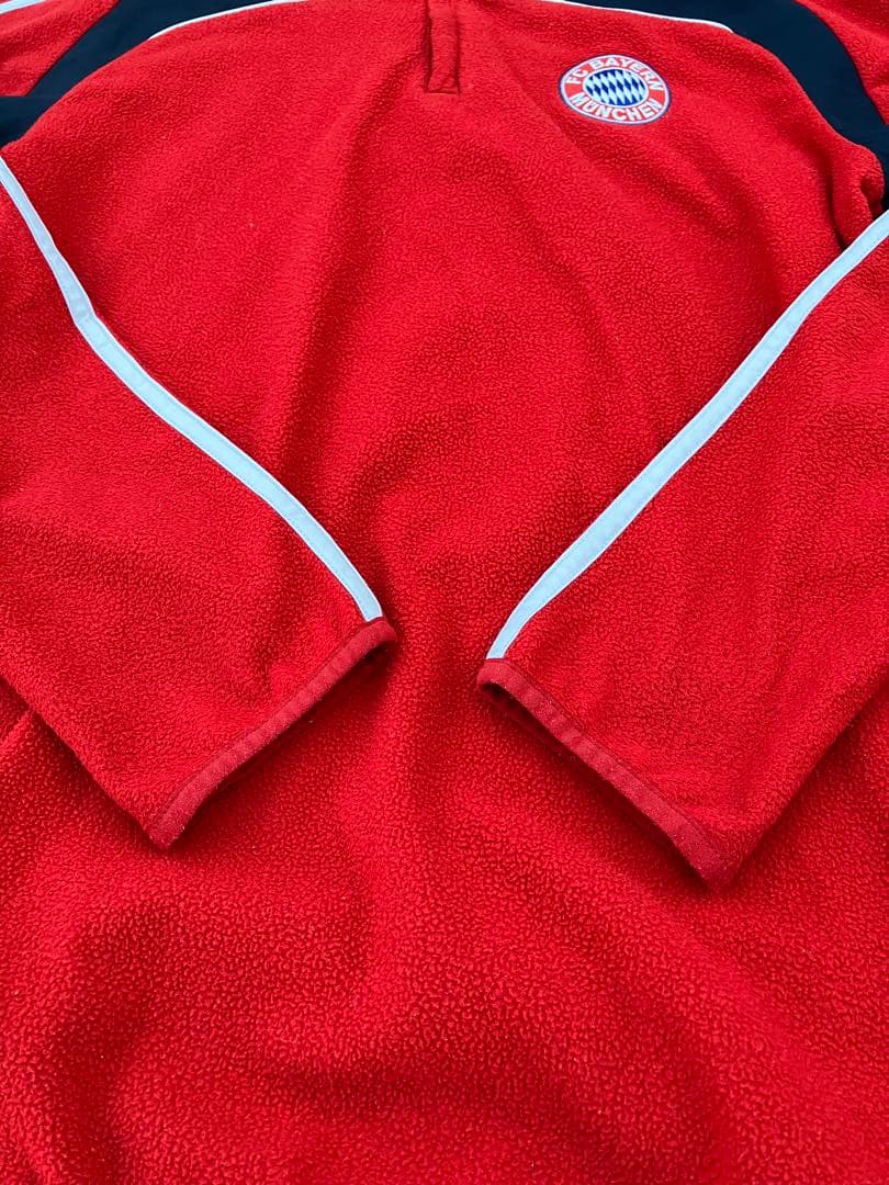 アディダス×バイエルンミュンヘンフリースハーフジップジャケット　ドリルトップ