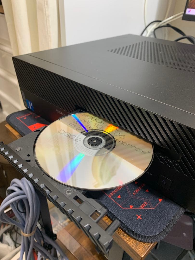 コンパクトデスクPC！Wifi、DVD、M.2SSD/インチHDD/Win11！