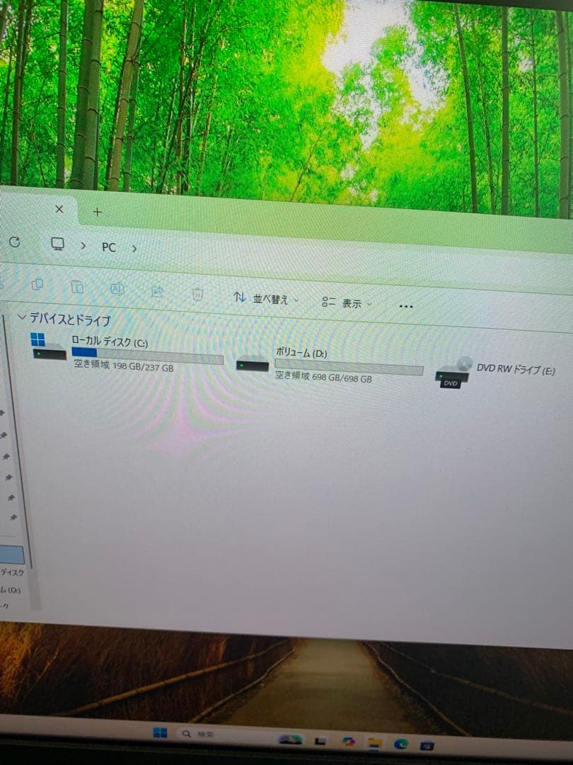 コンパクトデスクPC！Wifi、DVD、M.2SSD/インチHDD/Win11！