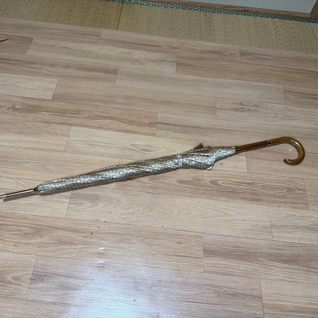 美品 CELINE セリーヌ Cマカダム総柄 長傘 ロゴ金具付き 雨傘