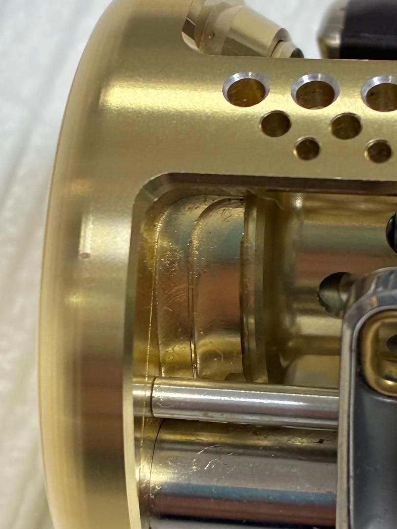 綺麗です。シマノ カルカッタコンクエスト 51