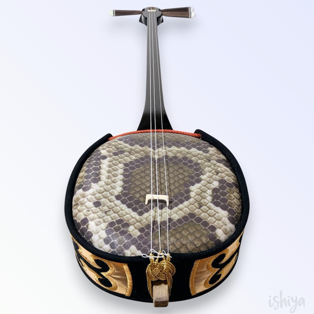 【美品】沖縄三線 弦楽器 人工皮 蛇柄 ハードケース鍵付 三味線