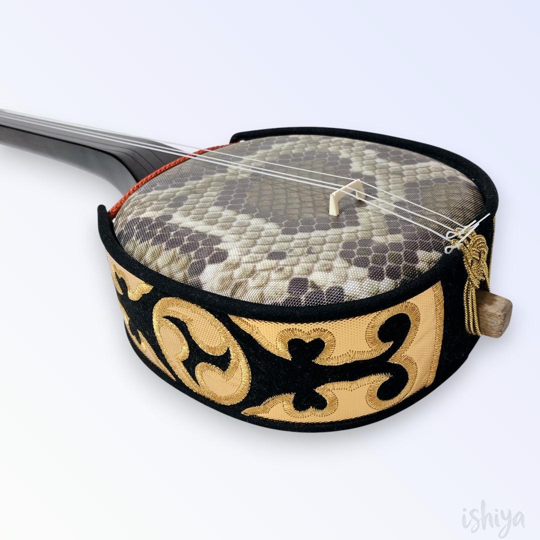 【美品】沖縄三線 弦楽器 人工皮 蛇柄 ハードケース鍵付 三味線